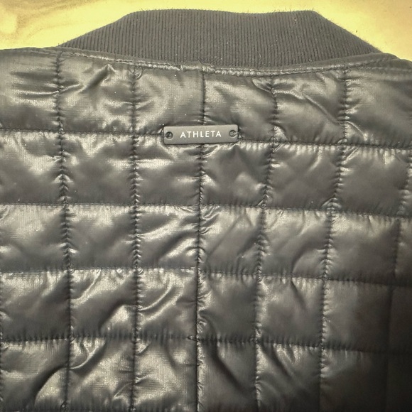 ATHLETA Navy Blue Grandview Primaloft Shell
Quilted Jacket | XL - Picture 3 of 10